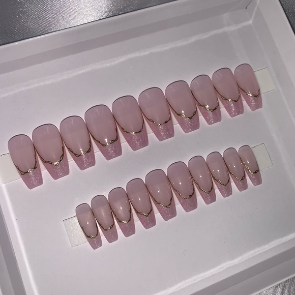 Thread Shell With Gold Chrome Nails - Picture 6 of 7